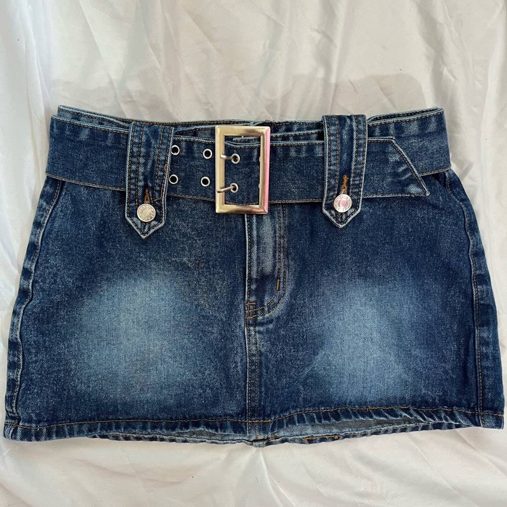 SHEIN Blue Denim Mini Skirt with Buckle